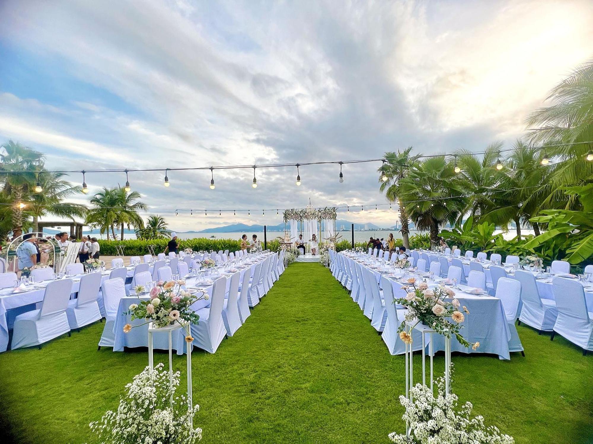 Alibu Resort Nha Trang Exteriör bild